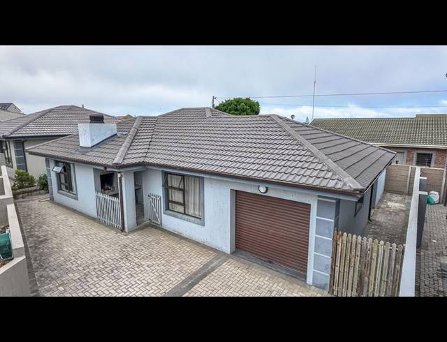 3 BEDROOM PROPERTY TO RENT IN DANA BAY